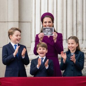 Oh my God—pink or blue? A princess or a prince?!” Britain erupted as Catherine, Princess of Wales finally revealed baby number four. But one question has everyone obsessed: the baby’s gender. Pink or blue… prince or princess? Kate’s answer is said to reshape the monarchy’s future