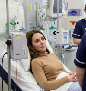 TRAGEDY — JUST 1 MINUTE AGO! The Palace confirms an URGENT UPDATE on the health of Kate Middleton following last night’s surgery. Tests show the ovarian tumor has disappeared, but doctors choke back tears as they announce: “She has…