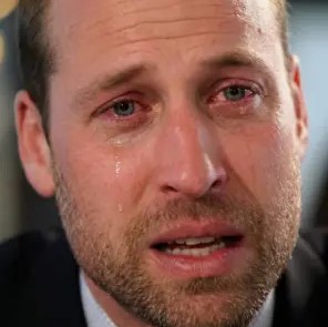 SAD NEWS — JUST 1 MINUTE AGO! With tear-swollen eyes and a trembling voice, Prince William steps forward to deliver a solemn message to the nation: “We deeply regret to say…